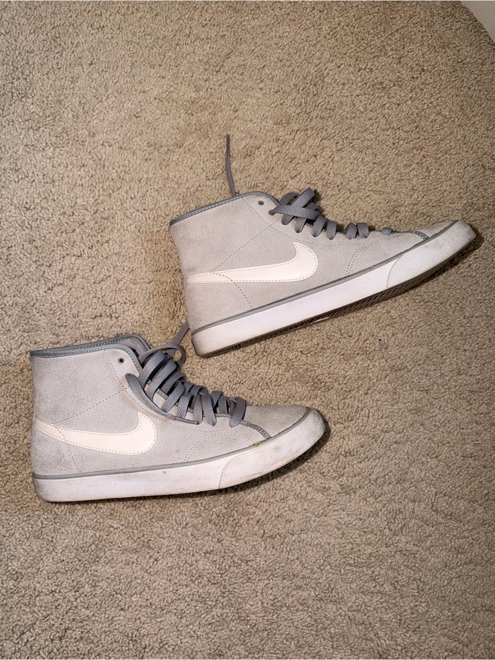 Nike Women’s High-Top Sneakers in Light Gray and White Suede